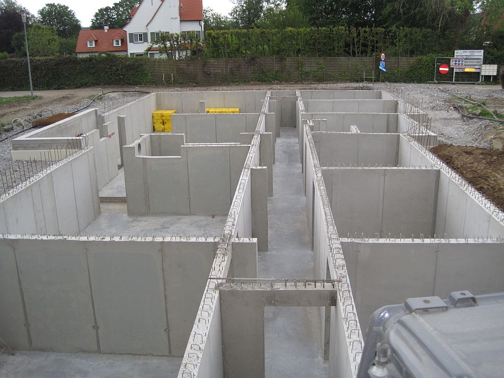 Plaatsen van betonkelders